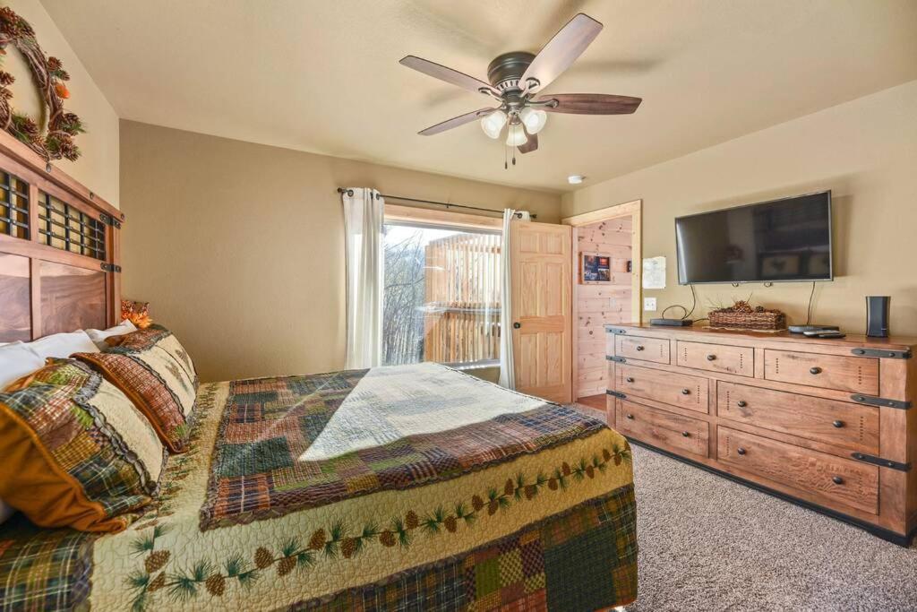 Walnut Ridge Cabin. Sleeps 7-11! Hot Tub, Pool Table, Minutes To Downtown Gatlinburg! Exteriér fotografie