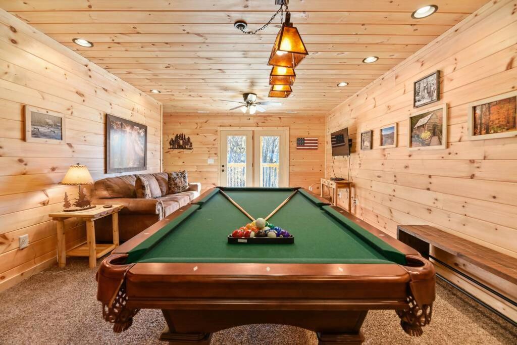 Walnut Ridge Cabin. Sleeps 7-11! Hot Tub, Pool Table, Minutes To Downtown Gatlinburg! Exteriér fotografie