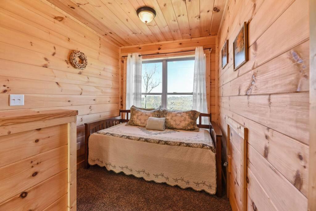 Walnut Ridge Cabin. Sleeps 7-11! Hot Tub, Pool Table, Minutes To Downtown Gatlinburg! Exteriér fotografie