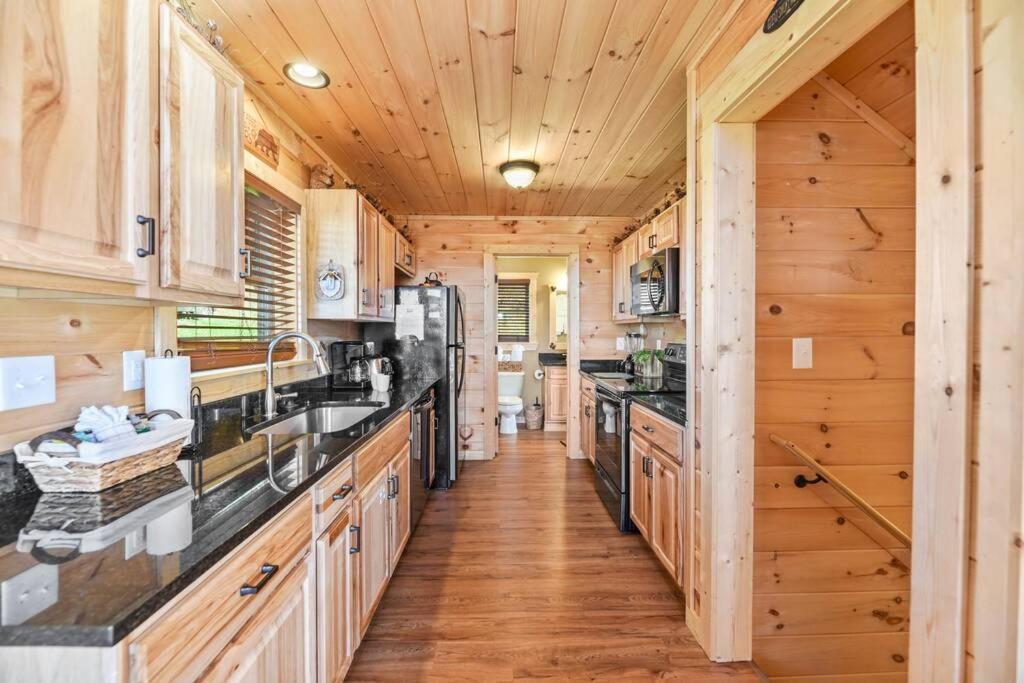 Walnut Ridge Cabin. Sleeps 7-11! Hot Tub, Pool Table, Minutes To Downtown Gatlinburg! Exteriér fotografie